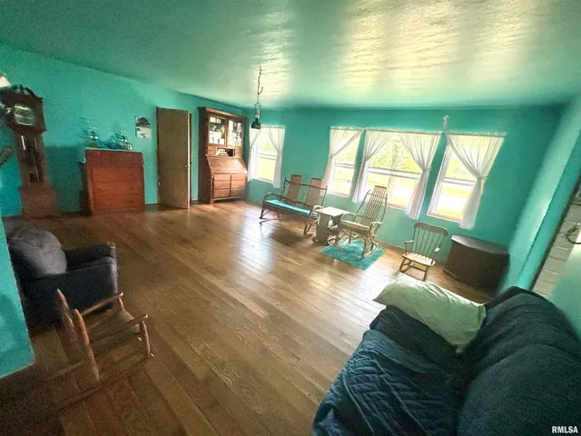 $215,000 | 257 County Highway 16, Xenia, IL 62899