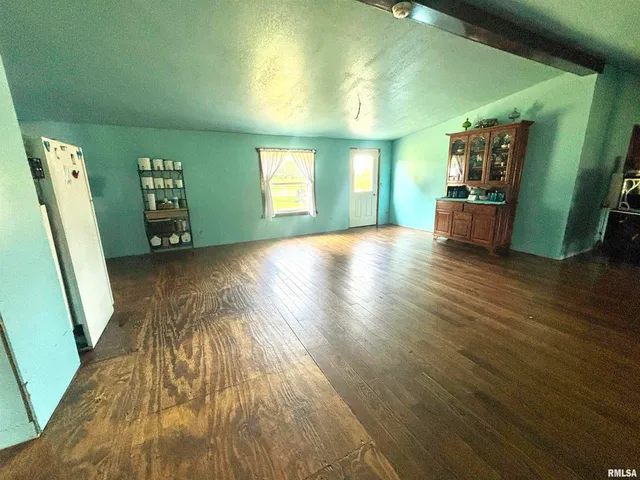 $215,000 | 257 County Highway 16, Xenia, IL 62899