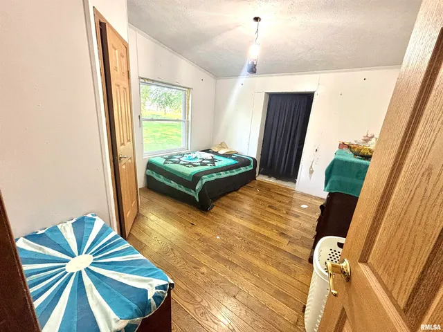 $215,000 | 257 County Highway 16, Xenia, IL 62899