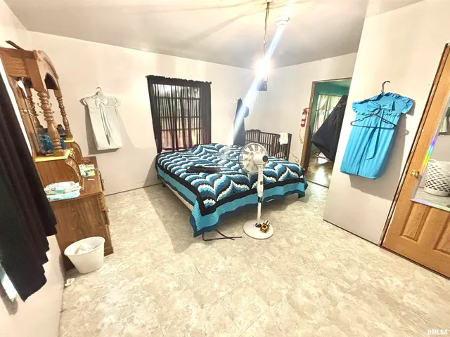 $215,000 | 257 County Highway 16, Xenia, IL 62899