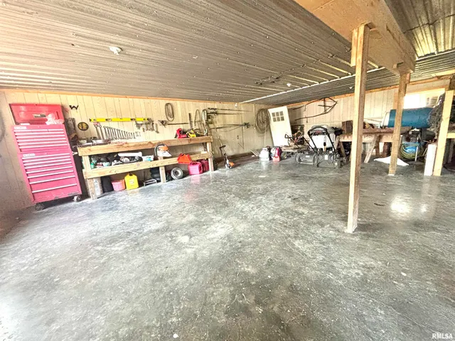 $215,000 | 257 County Highway 16, Xenia, IL 62899