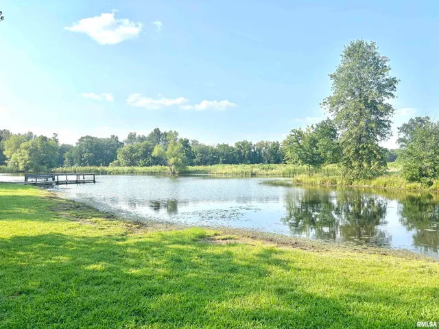 $215,000 | 257 County Highway 16, Xenia, IL 62899