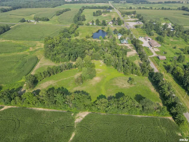 $215,000 | 257 County Highway 16, Xenia, IL 62899