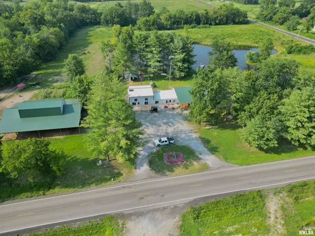 $215,000 | 257 County Highway 16, Xenia, IL 62899