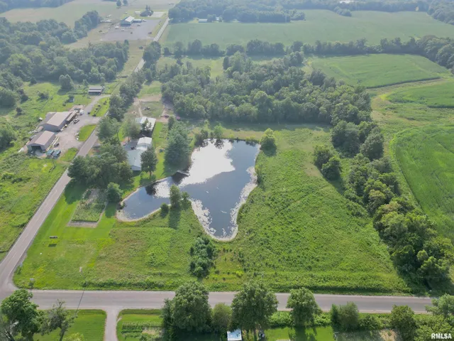 $215,000 | 257 County Highway 16, Xenia, IL 62899