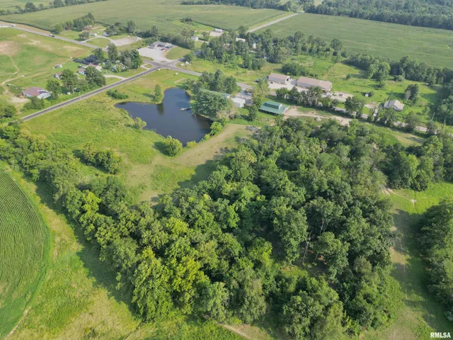 $215,000 | 257 County Highway 16, Xenia, IL 62899