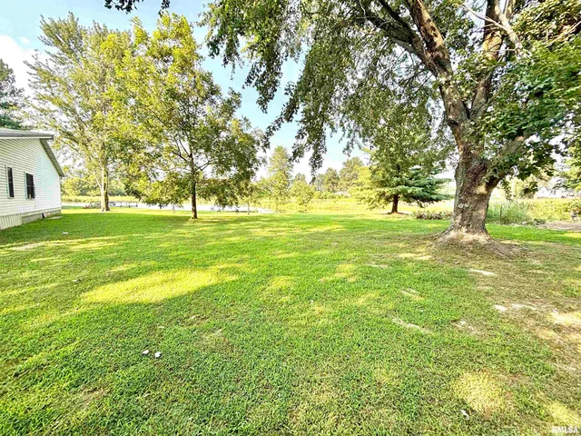 $215,000 | 257 County Highway 16, Xenia, IL 62899