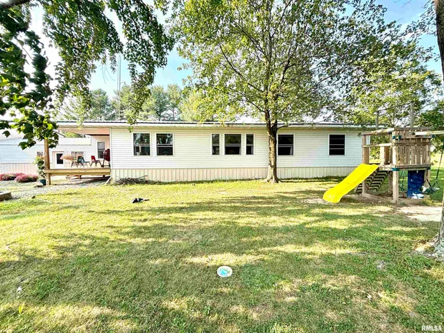 $215,000 | 257 County Highway 16, Xenia, IL 62899