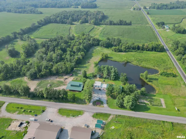 $215,000 | 257 County Highway 16, Xenia, IL 62899