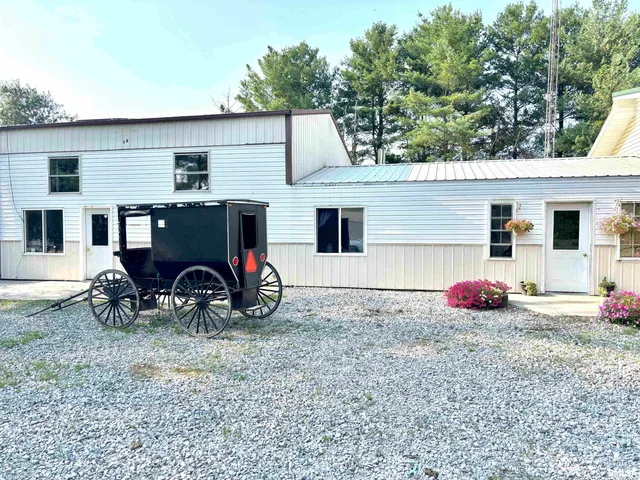 $215,000 | 257 County Highway 16, Xenia, IL 62899