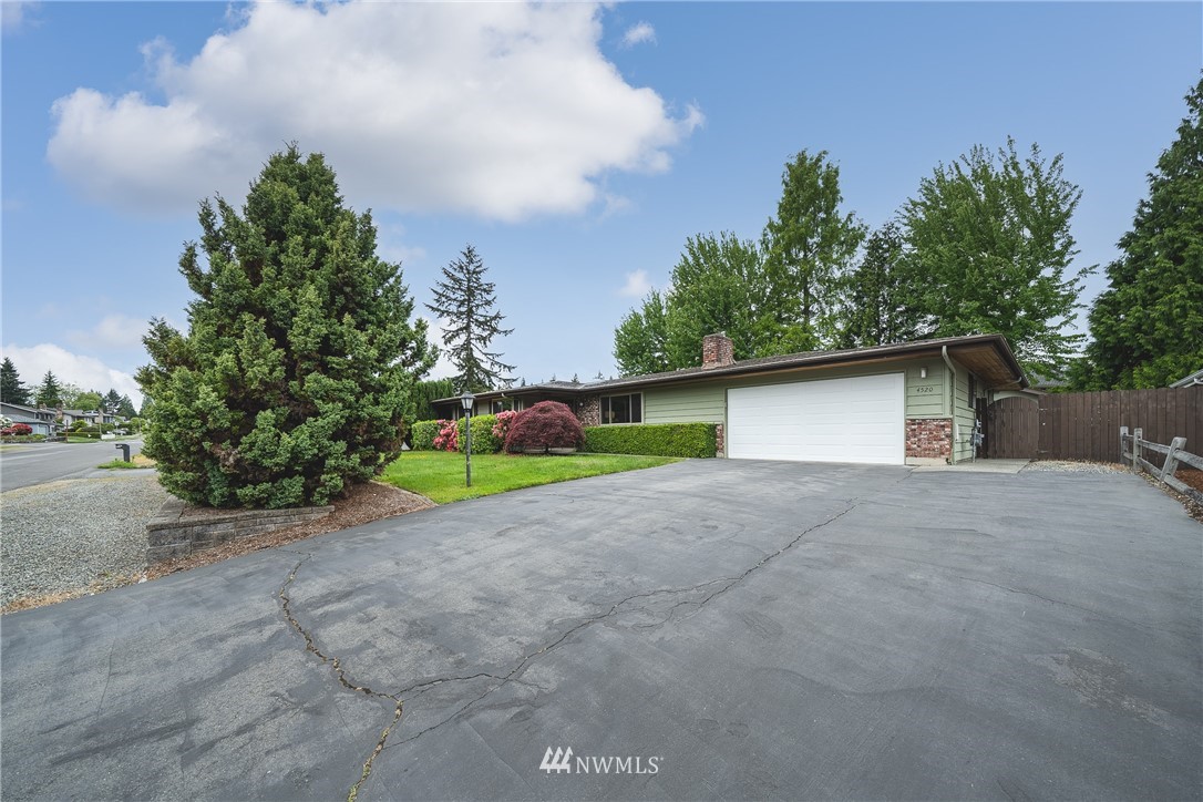 4520 Northeast 24th Street Renton, WA 98059 - Photo 2 of 20