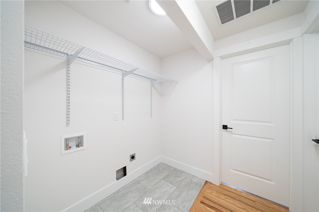 4520 Northeast 24th Street Renton, WA 98059 - Photo 12 of 20