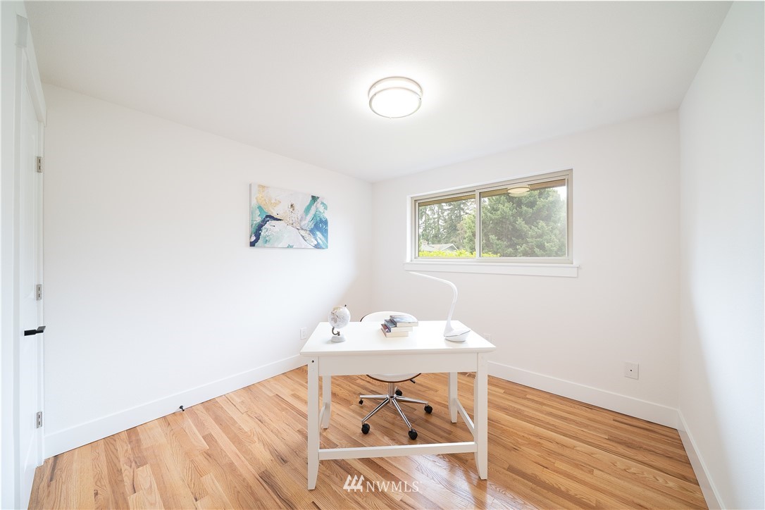 4520 Northeast 24th Street Renton, WA 98059 - Photo 14 of 20