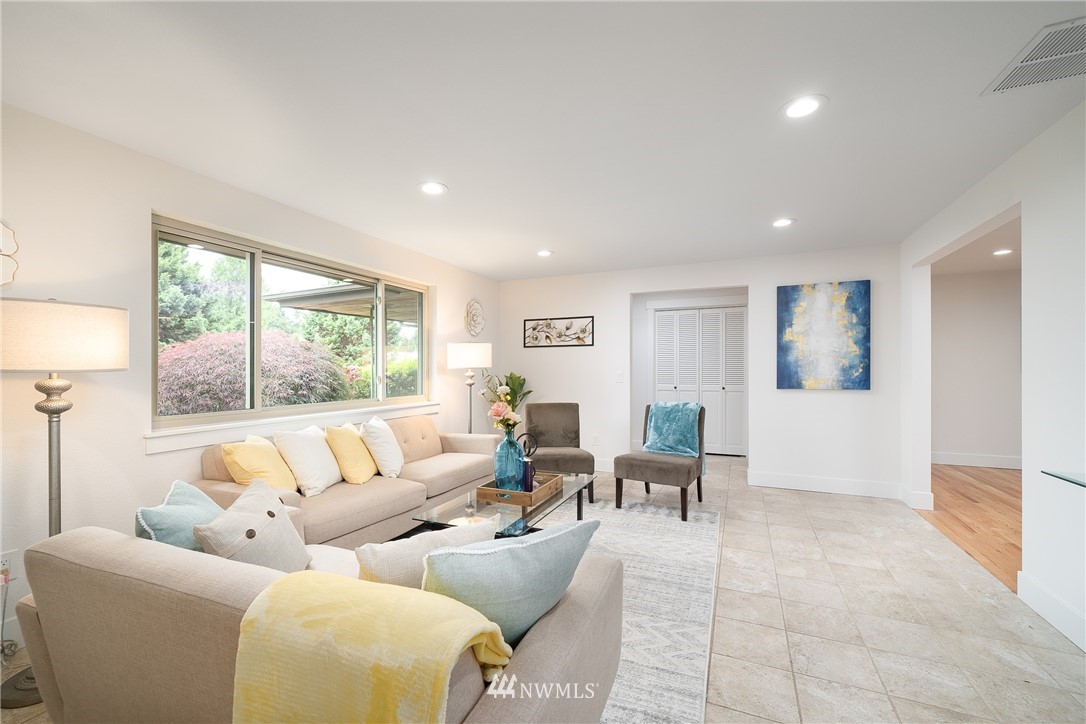 4520 Northeast 24th Street Renton, WA 98059 - Photo 4 of 20