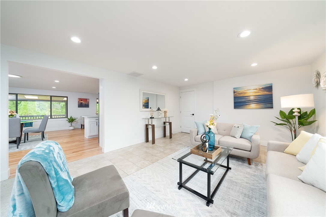 4520 Northeast 24th Street Renton, WA 98059 - Photo 5 of 20