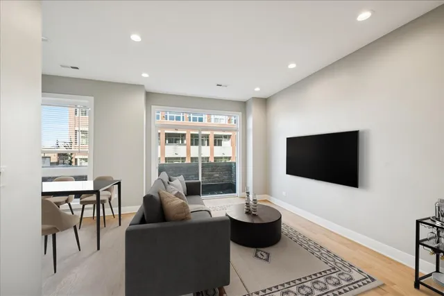 $599,900 | 1723 West North Avenue, Unit 2, Chicago, IL 60622