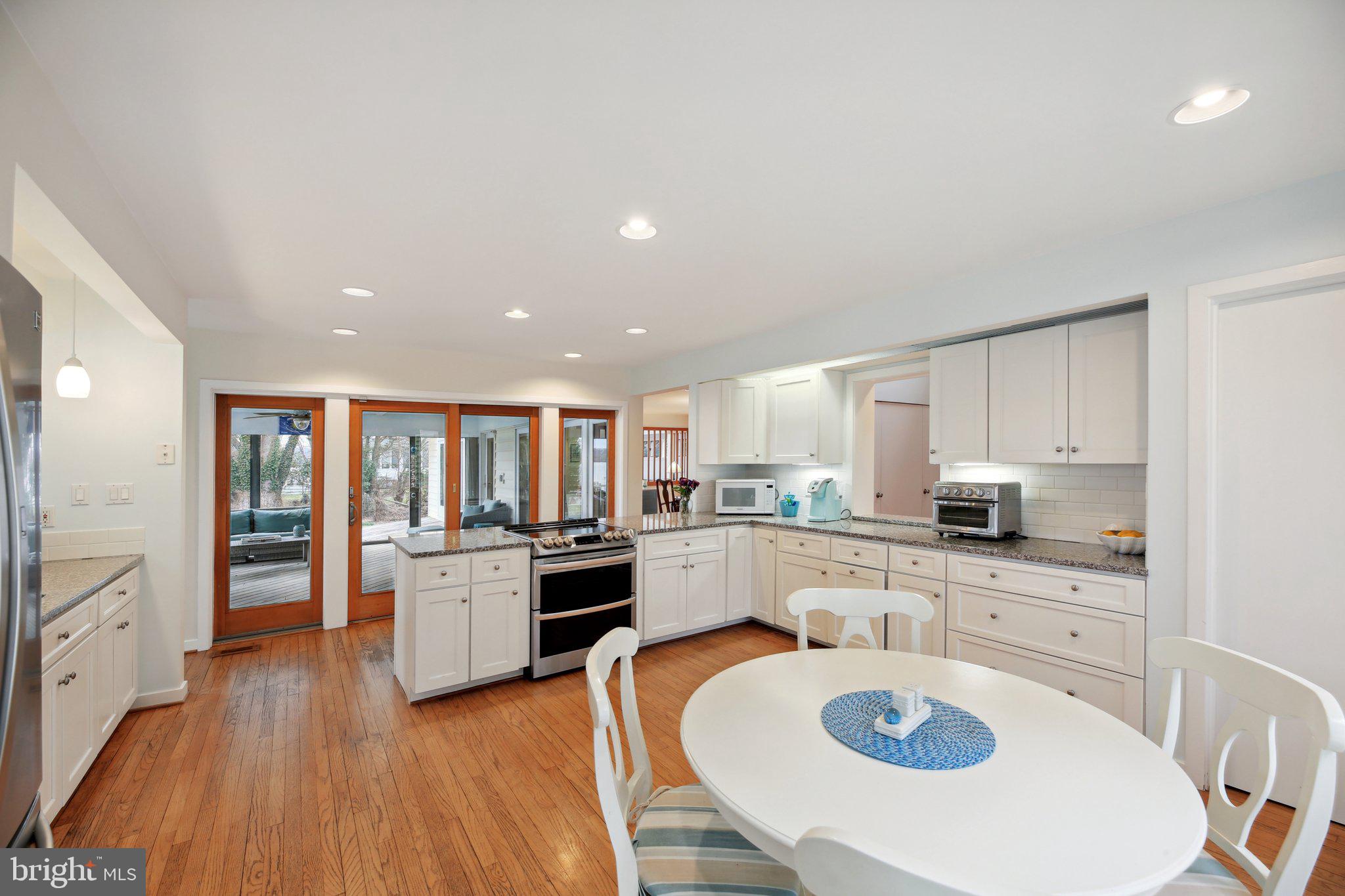 1601 Cliff Drive Edgewater, MD 21037 - Photo 21 of 86 Kitchen