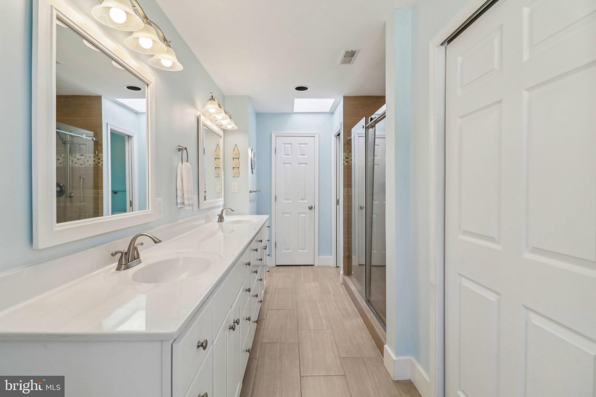 1601 Cliff Drive Edgewater, MD 21037 - Photo 49 of 86 Primary Bath