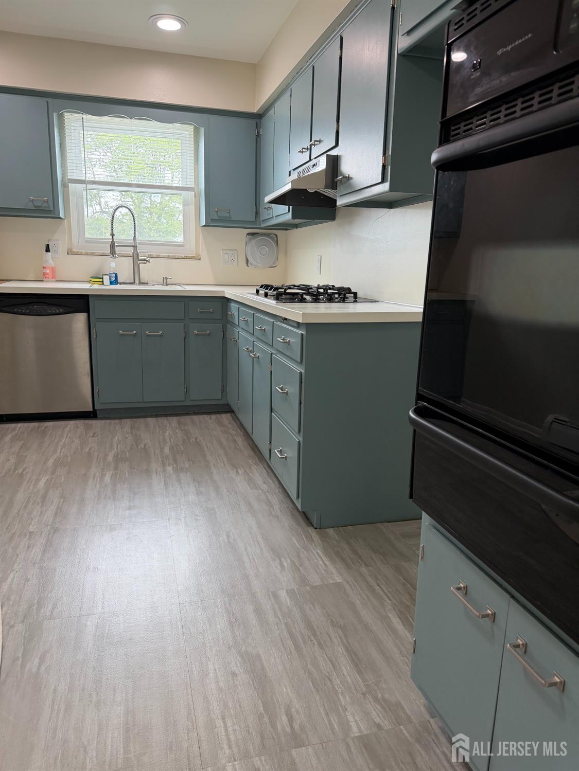2518 Spruce Street Union, NJ 07083 - Photo 10 of 19