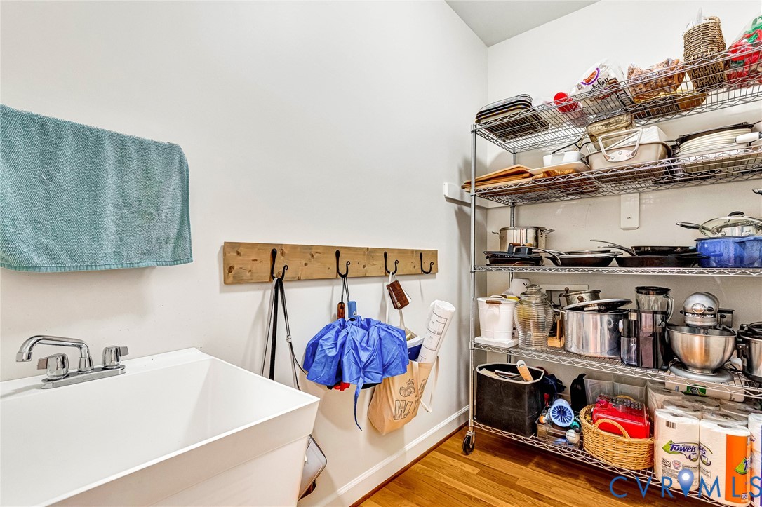 14436 Overlook Ridge Lane Beaverdam, VA 23015 - Photo 53 of 82 1st floor Mudroom - plumbed/wired for washer & dry