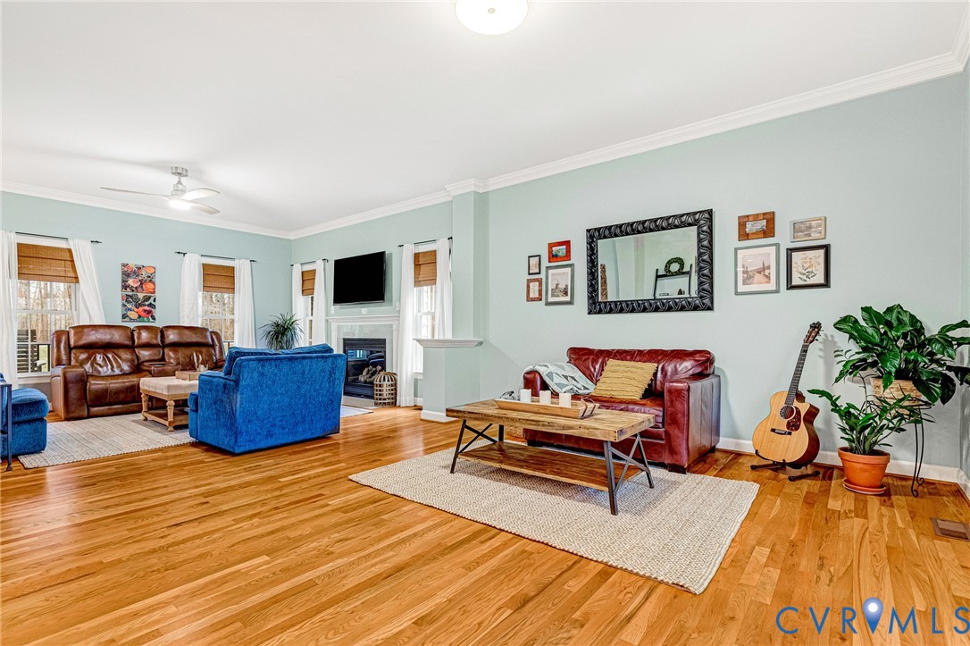 14436 Overlook Ridge Lane Beaverdam, VA 23015 - Photo 9 of 82 Family Room includes this wonderful sitting area!