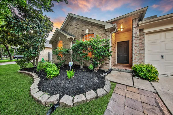$2,200 | 17210 Red River Trail, Houston, TX 77095