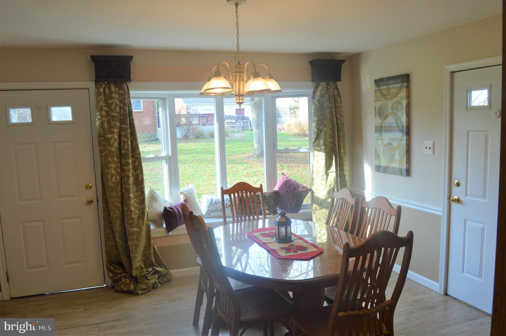 162 Ridge Boulevard Brookhaven, PA 19015 - Photo 14 of 39 Dining room with Bow window