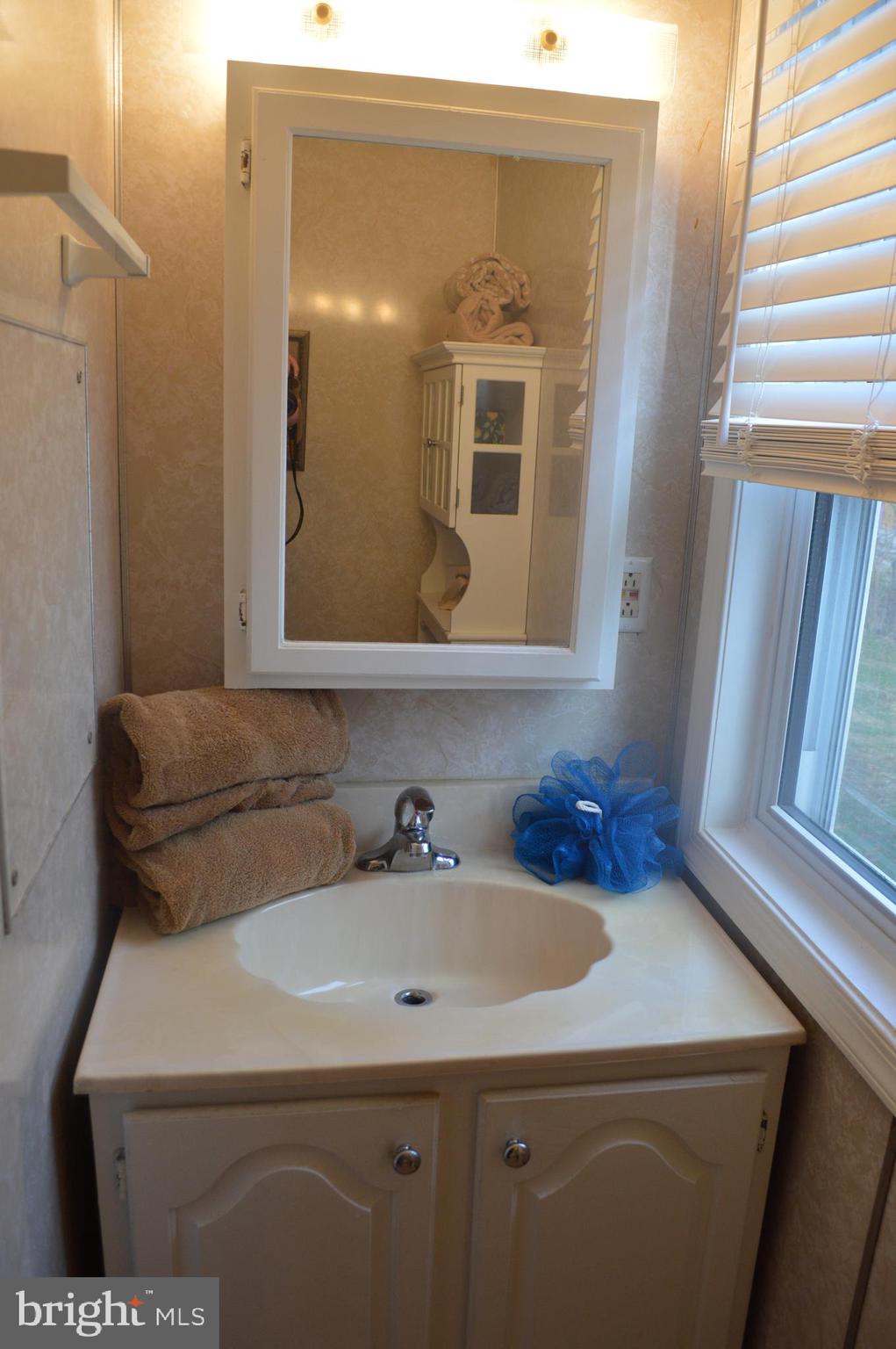 162 Ridge Boulevard Brookhaven, PA 19015 - Photo 23 of 39 Primary bedroom full bath