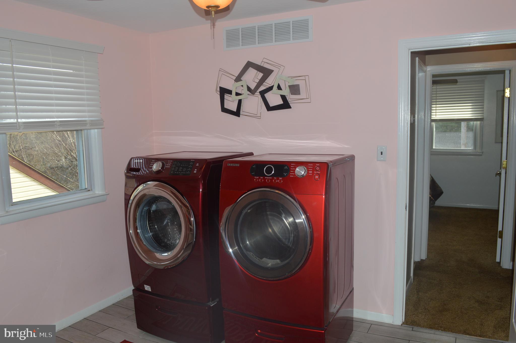 162 Ridge Boulevard Brookhaven, PA 19015 - Photo 25 of 39 2nd Bedroom/main level laundry