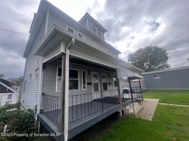 $1,300 | 1005 South Main Street, Taylor, PA 18517