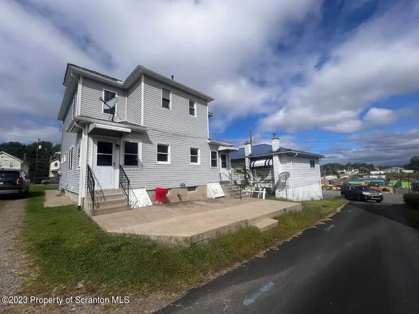 $1,300 | 1005 South Main Street, Taylor, PA 18517