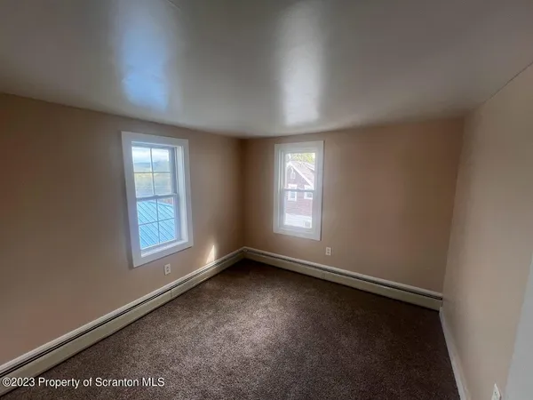 $1,300 | 1005 South Main Street, Taylor, PA 18517