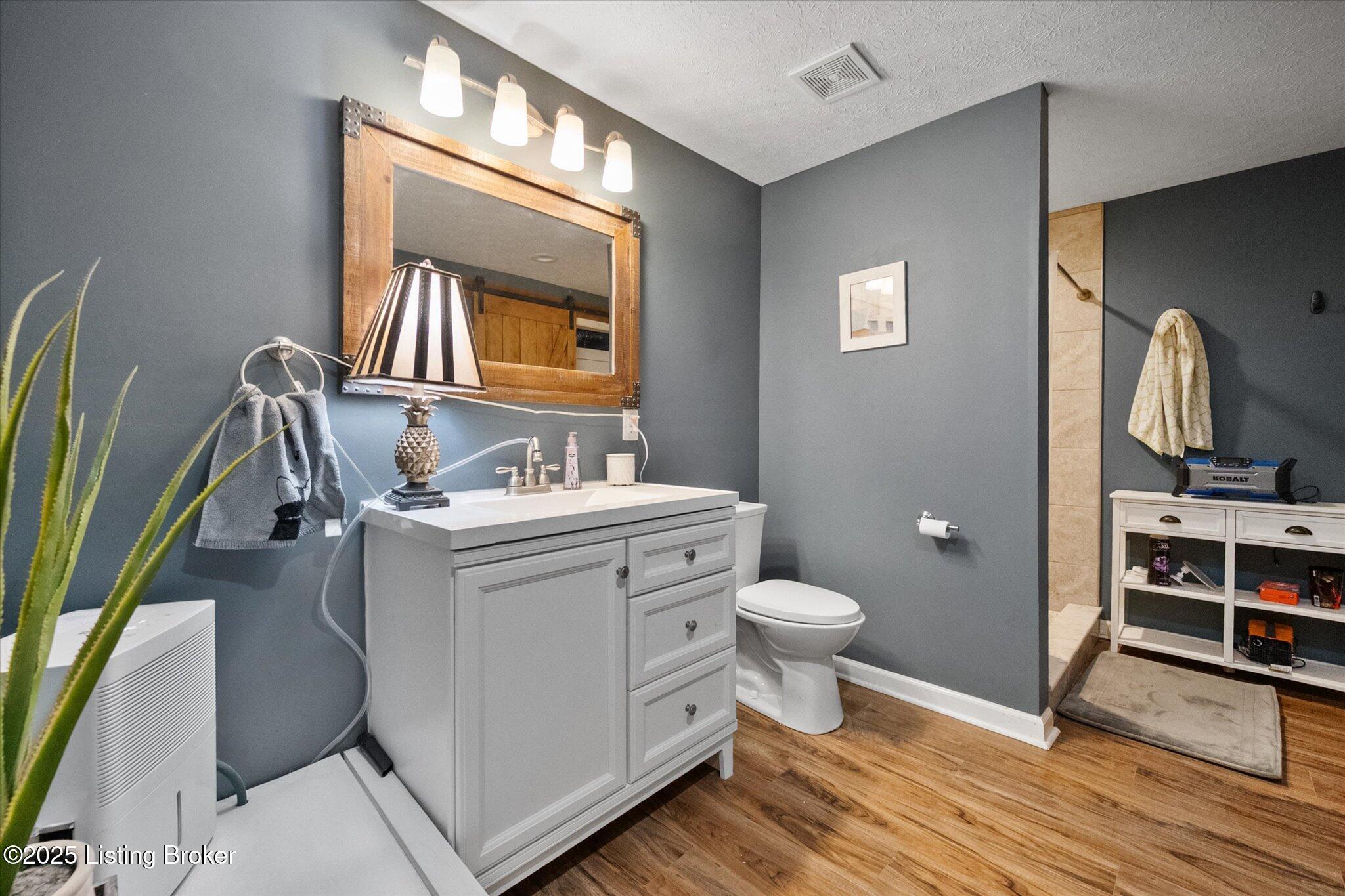 638 Light Lane Shepherdsville, KY 40165 - Photo 20 of 58 050-638 Lights Ln-0289
