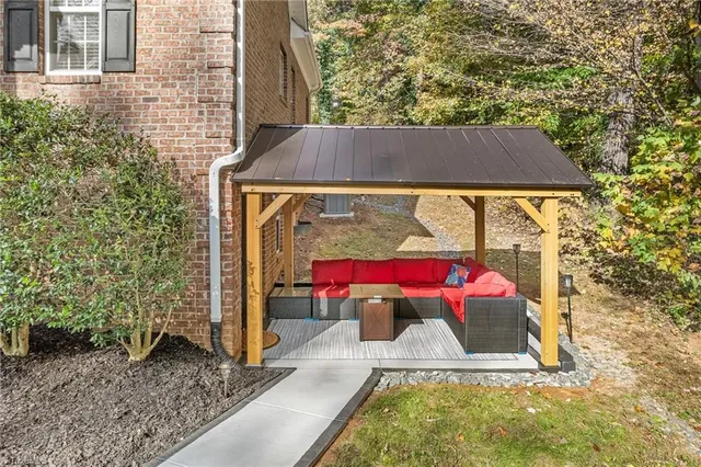 $628,500 | 3925 Philpark Drive, Winston-Salem, NC 27106