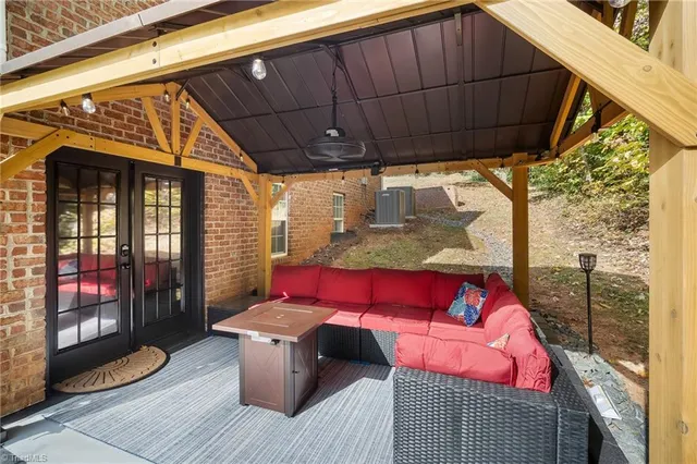 $628,500 | 3925 Philpark Drive, Winston-Salem, NC 27106