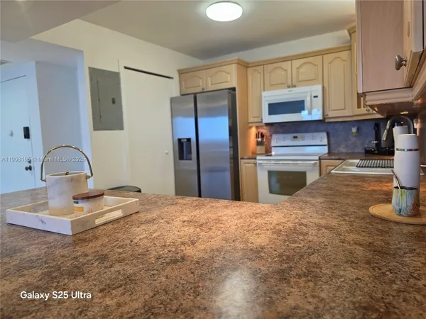 $4,500 | 3725 South Ocean Drive, Unit 1401, Hollywood, FL 33019