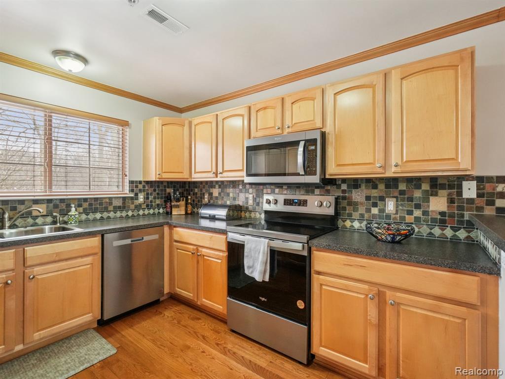 16984 Farmington Road Livonia, MI 48154 - Photo 15 of 34