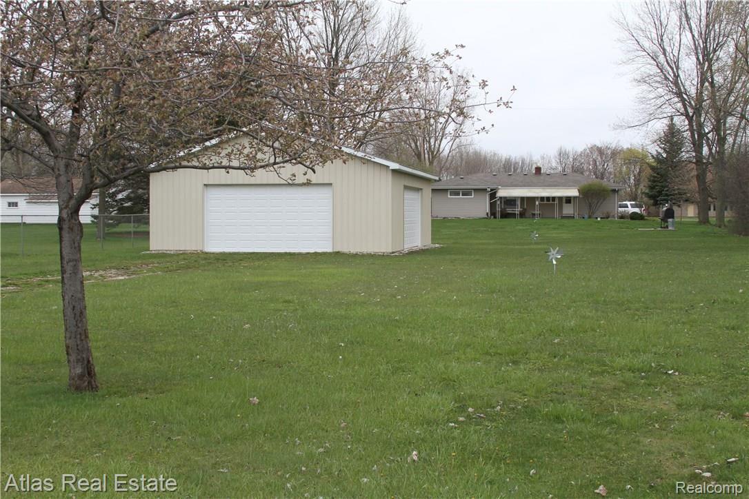 4061 Lapeer Road Burton, MI 48509 - Photo 4 of 29 IMG_7109.JPG