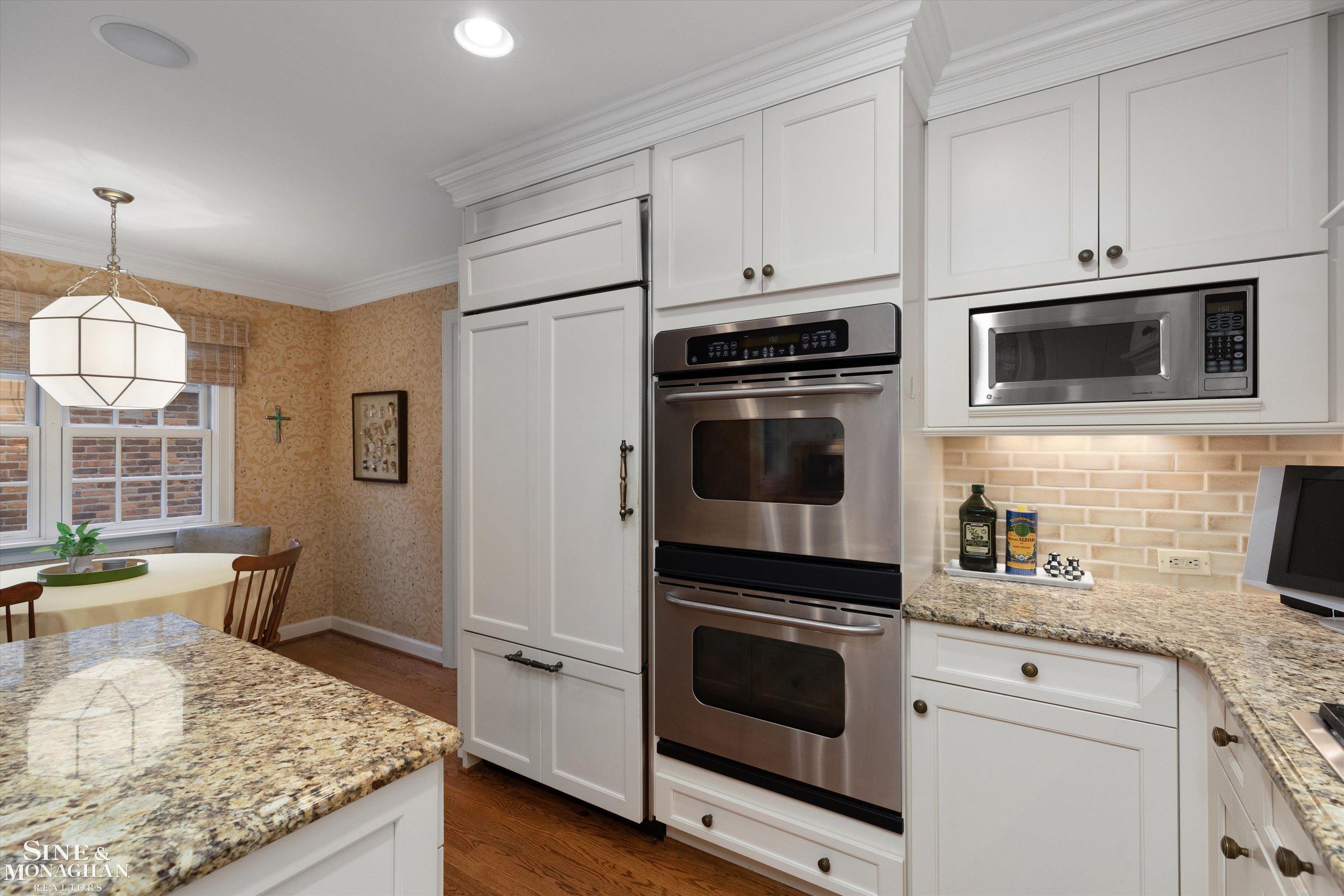 218 Merriweather Road Grosse Pointe, MI 48236 - Photo 24 of 51 50194541-c9e135de-9d3b-4d85-95a7-5a6940ef1f37.JPG