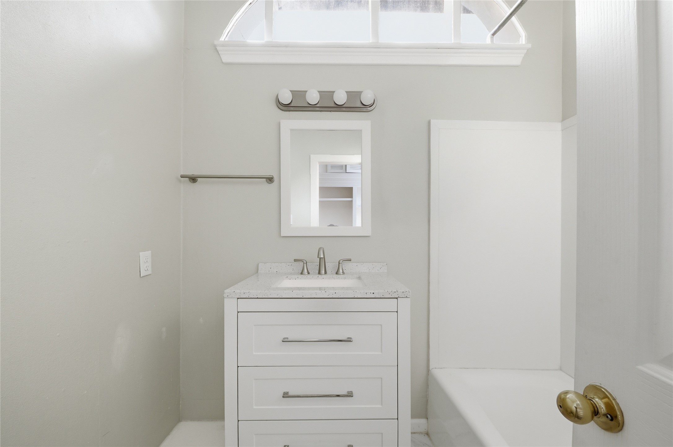 1007 Heights Boulevard Houston, TX 77008 - Photo 38 of 50 a bathroom with a sink and a mirror