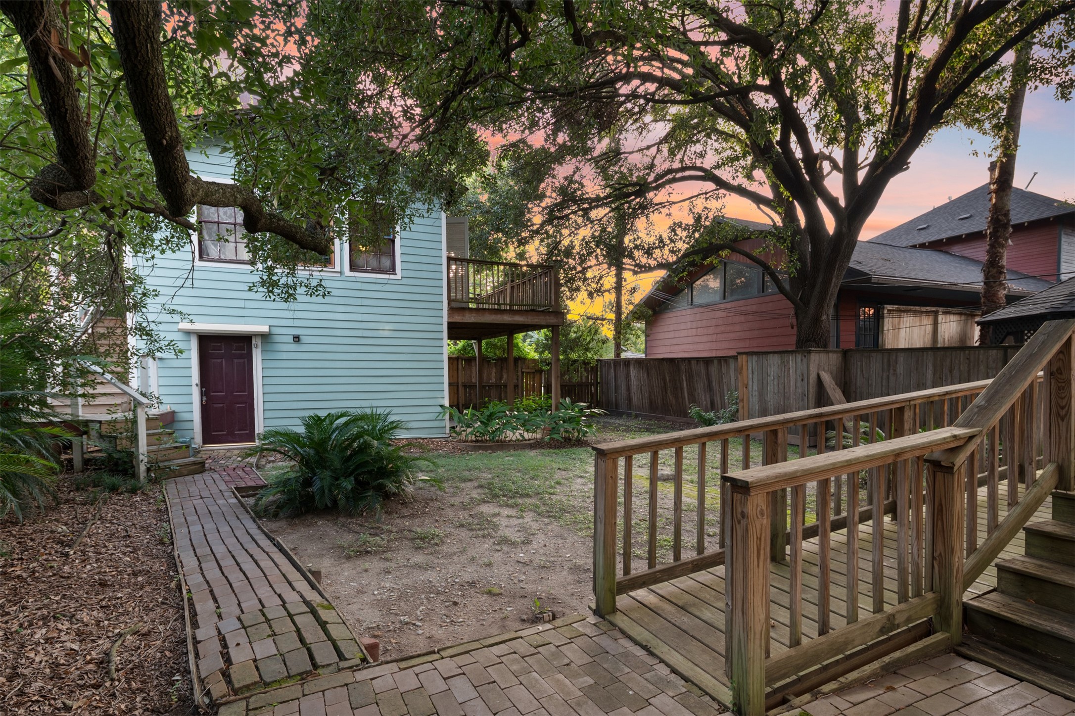 1007 Heights Boulevard Houston, TX 77008 - Photo 43 of 50 a view of house with backyard and trees