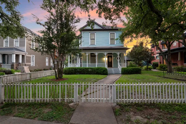 $1,044,999 | 1007 Heights Boulevard, Houston, TX 77008