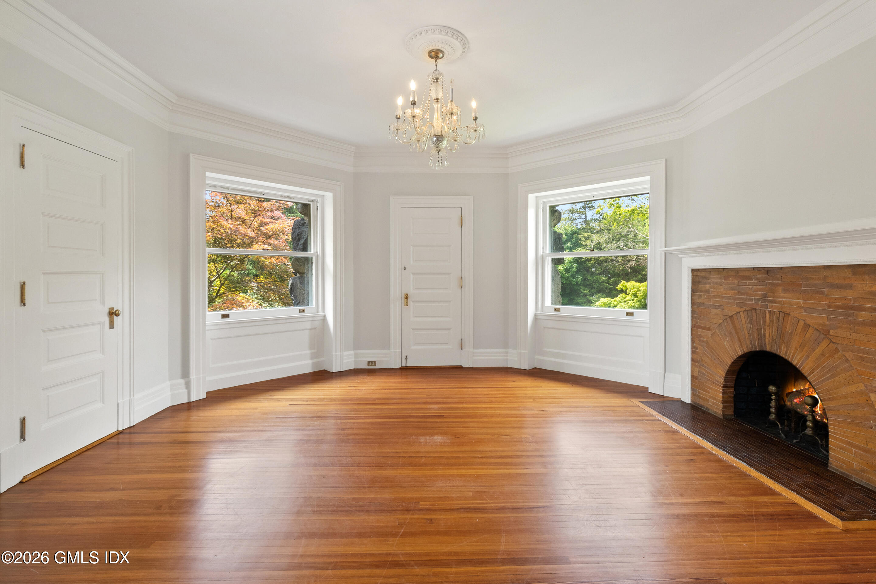432 Field Point Road Greenwich, CT 06830 - Photo 27 of 49 Primary Bedroom