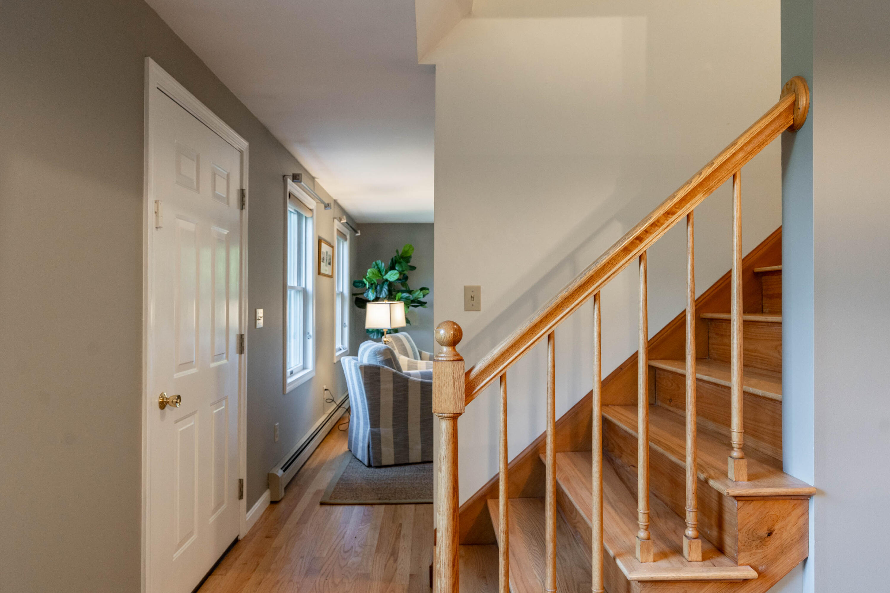 44 Middle Road Falmouth, ME 04105 - Photo 12 of 33 Stairwell