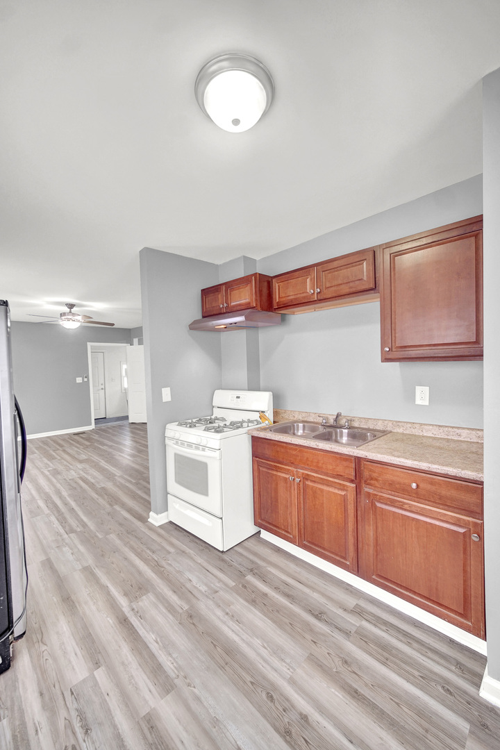 620 Clement Street Joliet, IL 60435 - Photo 8 of 19