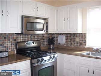 8423 Ridgeway Street Philadelphia, PA 19111 - Photo 5 of 12 Kitchen