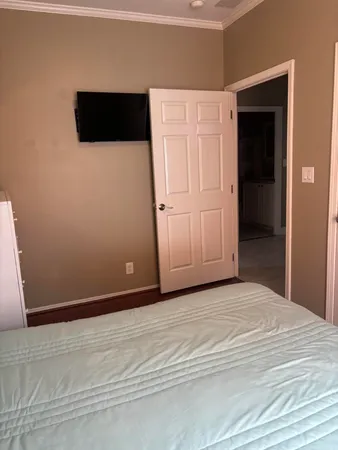 $3,900 | 210 West 2nd Court, Key Largo, FL 33037