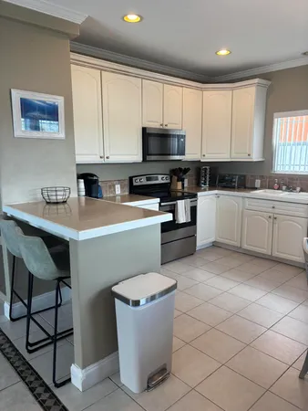 $3,900 | 210 West 2nd Court, Key Largo, FL 33037