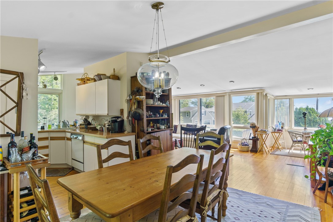 17 Shore Road Bristol, RI 02809 - Photo 10 of 32