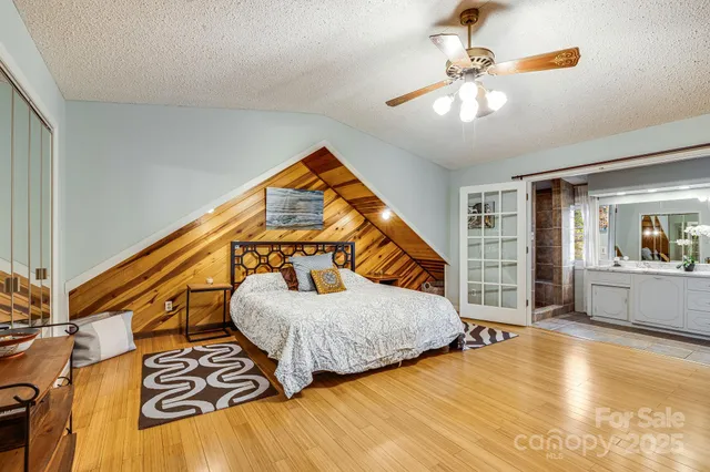 $579,000 | 15 Crest Cir Drive, Weaverville, NC 28787